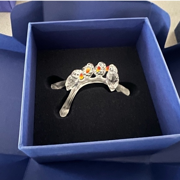 Swarovski Baby Lovebirds Figurine โ Retired 2011 โ Feathered Beauties Series - Picture 8 of 9